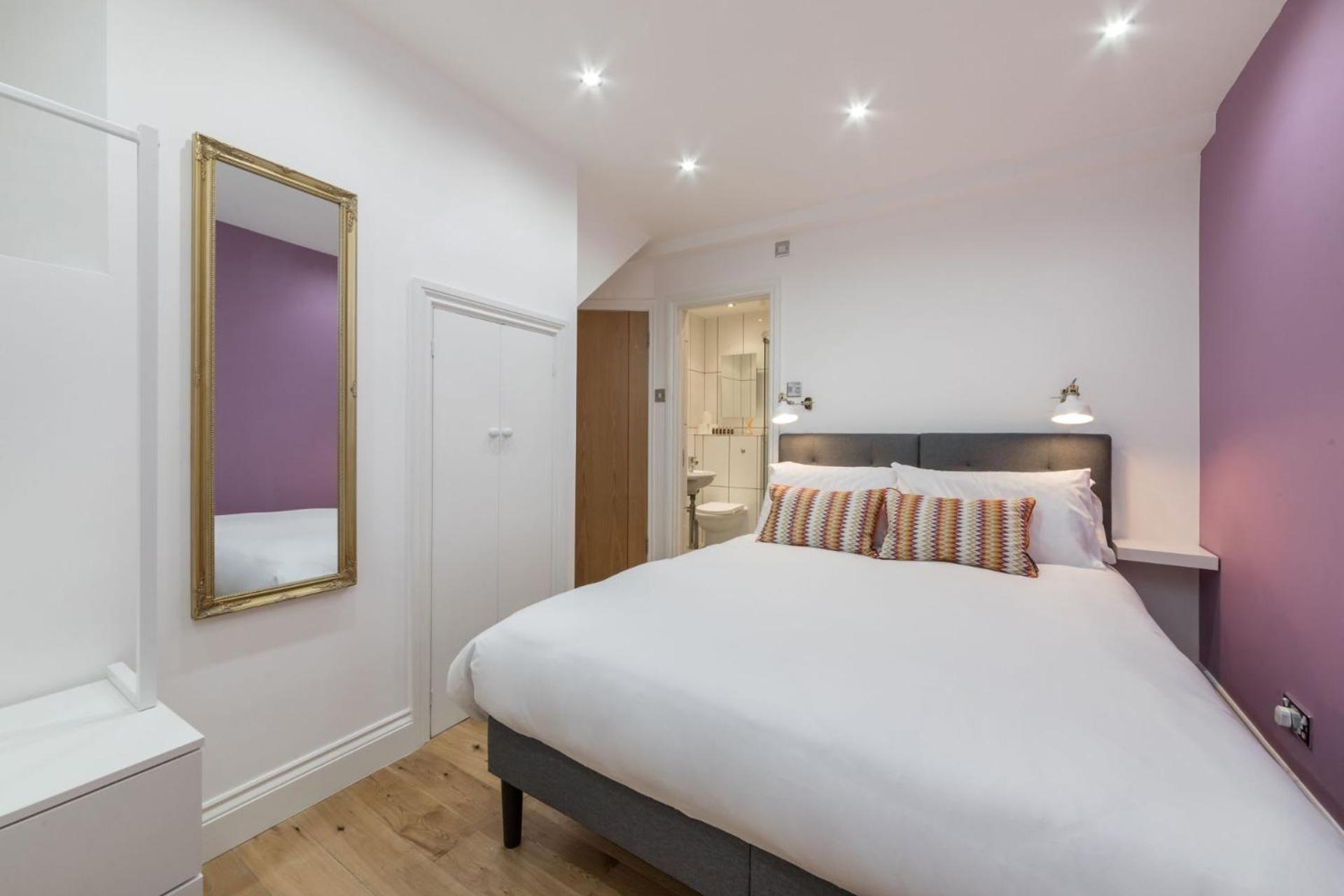 Home For All - Fitzrovia - By Frankie Says London Luaran gambar