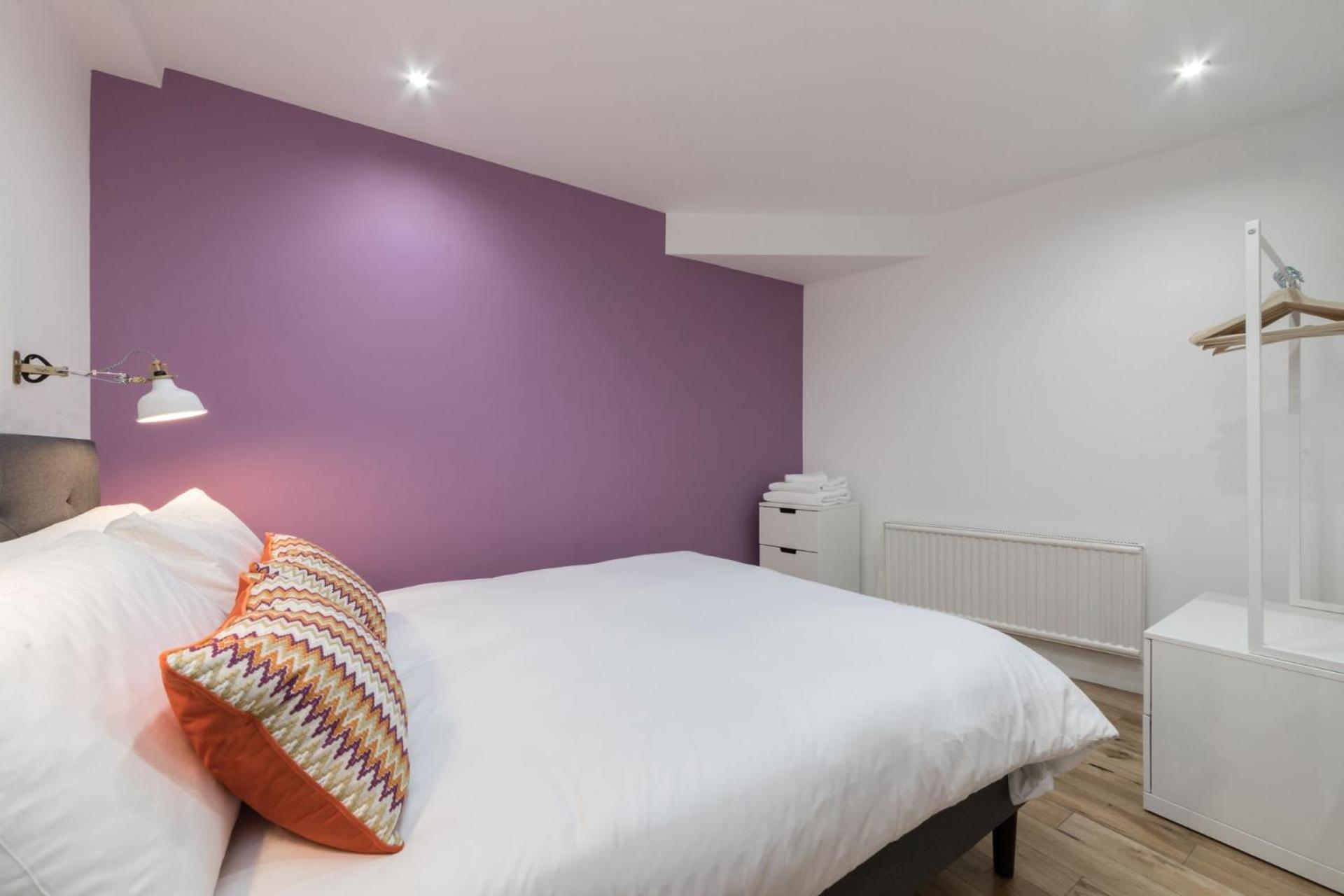 Home For All - Fitzrovia - By Frankie Says London Luaran gambar