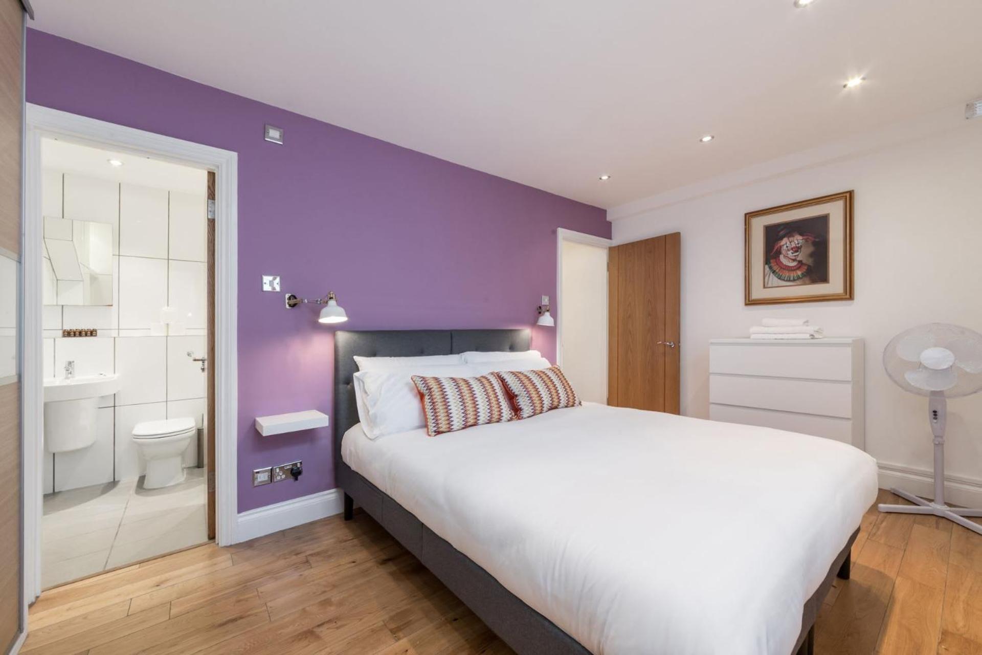 Home For All - Fitzrovia - By Frankie Says London Luaran gambar